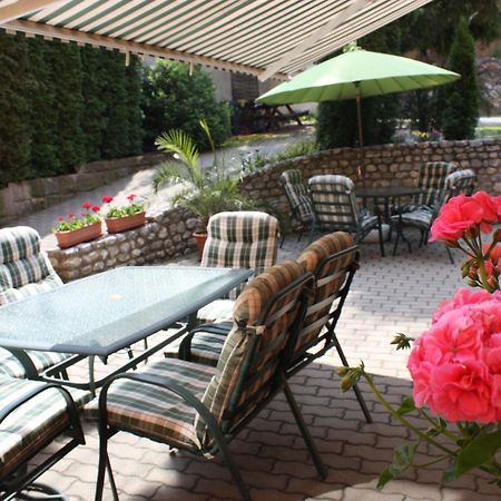 Europa Panzio Bed & Breakfast Eger Exterior foto